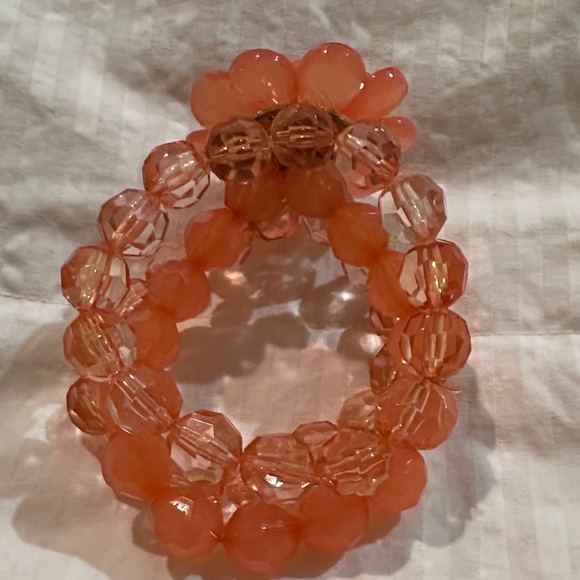 Elegant Coral Flower Bracelet - Picture 2 of 4